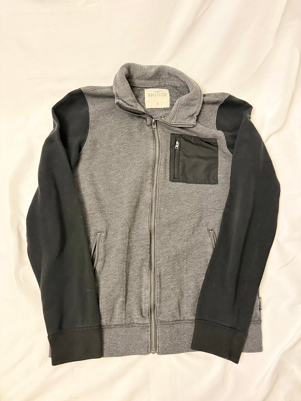 Hollister Women’s Medium Gray Black Colorblock Full-Zip Hoodie Utility Pockets